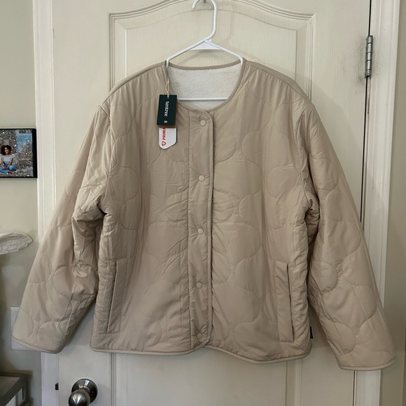 tentree Jackets & Blazers - Tentree Vintage White/Beige Reversible Bomber Jacket